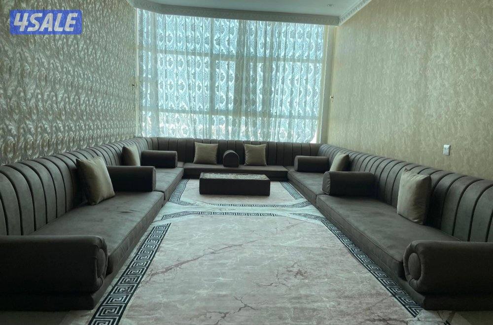 جلسة ارضية بحالة ممتازة0