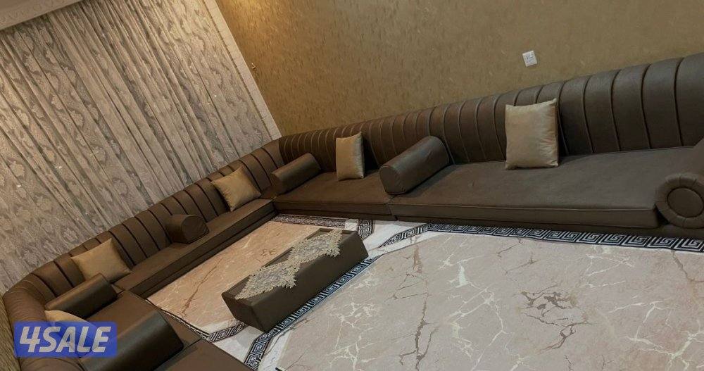 جلسة ارضية بحالة ممتازة3