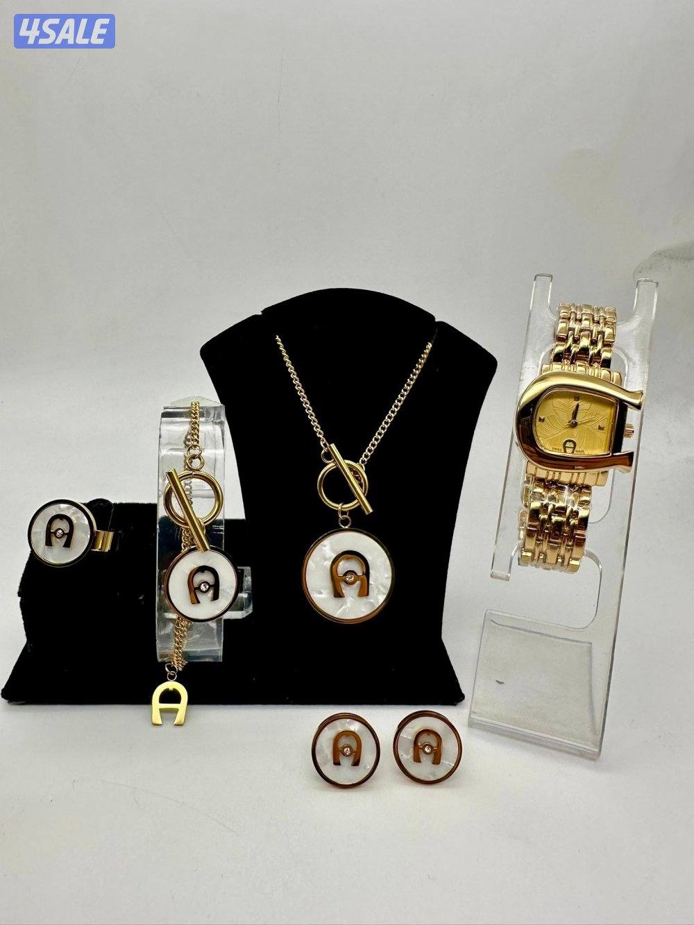 اطقم ساعات نسائية مع كامل ملحقاتها و معاها البوكس5