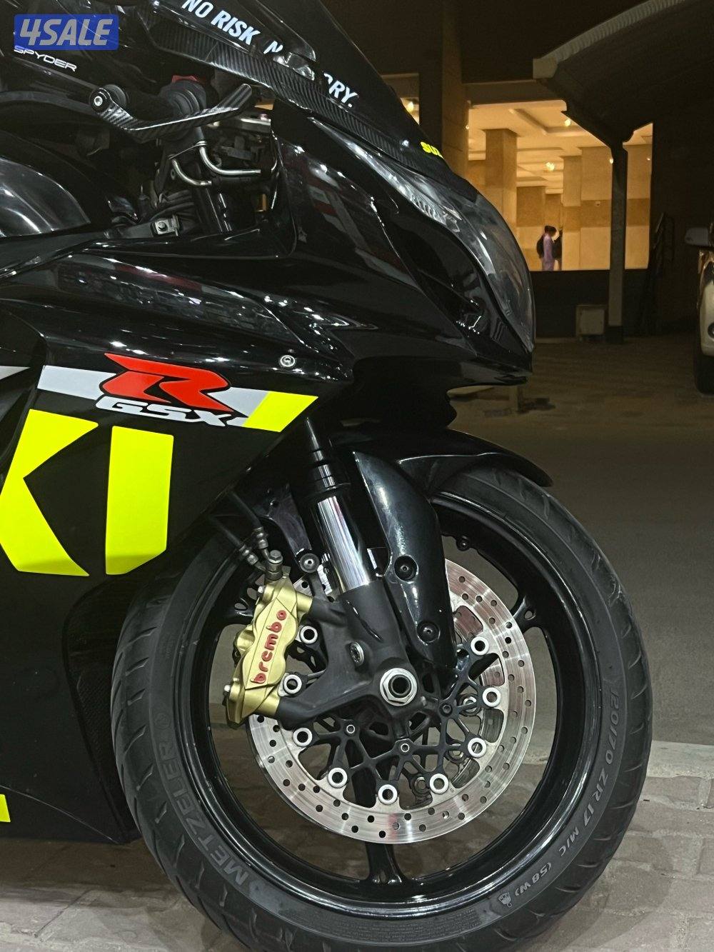 Suzuki GSXR ساراد ٢٠١٣0