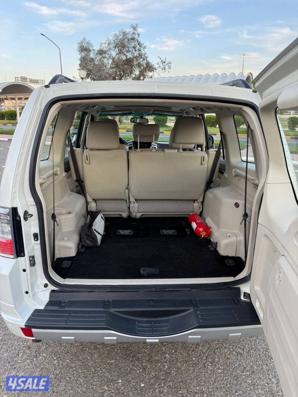 باجيرو 2022 المكينه الكبيره 3800 صبغ الوكاله ماشي 116 الف سيرفس منتظم6