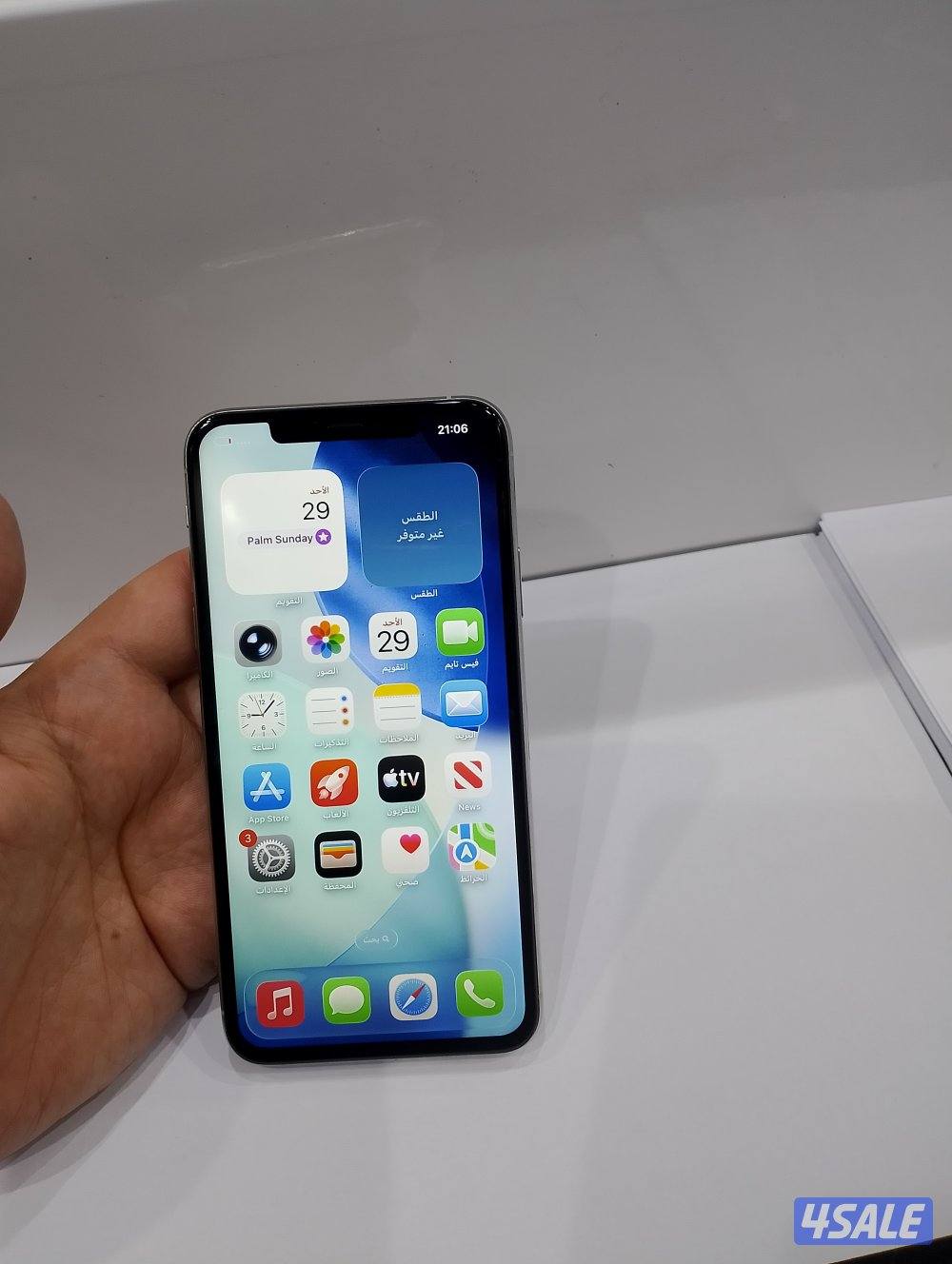 ايفون 11pro max جيجا 256 ابيض5