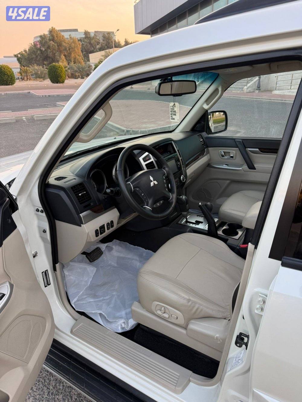 باجيرو 2022 المكينه الكبيره 3800 صبغ الوكاله ماشي 116 الف سيرفس منتظم10