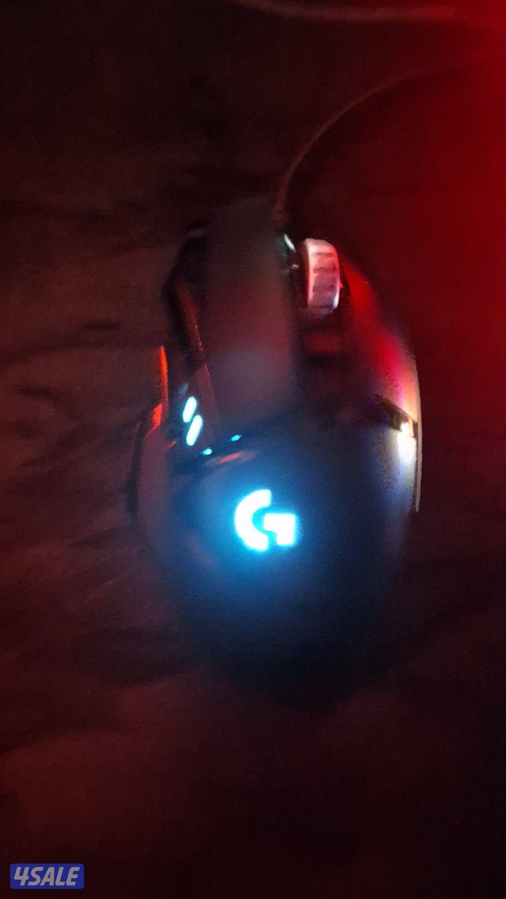 ماوس من Logitech ويدعم استجابه سريعه و يحتوي على ١٣ زر و عله اضاء rgb2