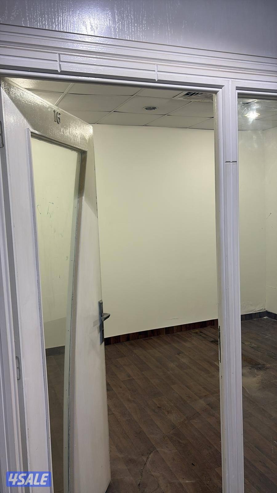 مكتب للايجار العاصمه ٢٣٠د.ك سرداب الميزانين ٢٥٠د.ك فرصه للجميع مواقع م0