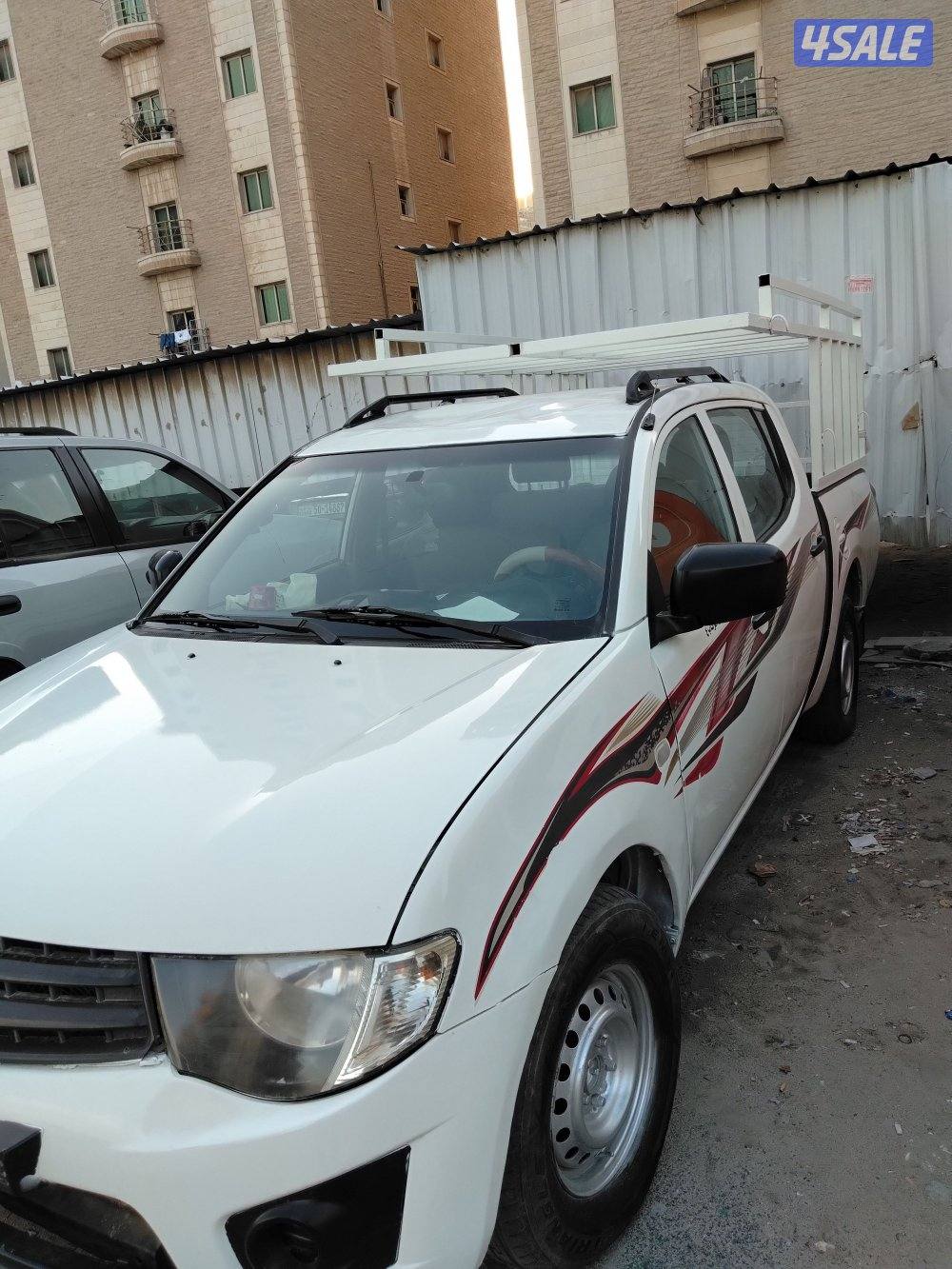 وانيت متسبيشي ممتاز بدون حوادث رخصه سنه بطاريه جديده التواصل واتساب10