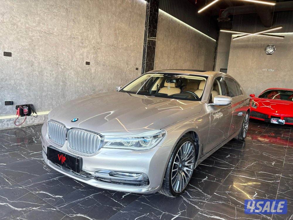 BMW 750 Li0