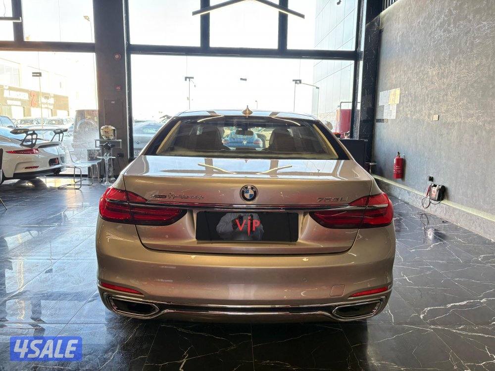 BMW 750 Li7