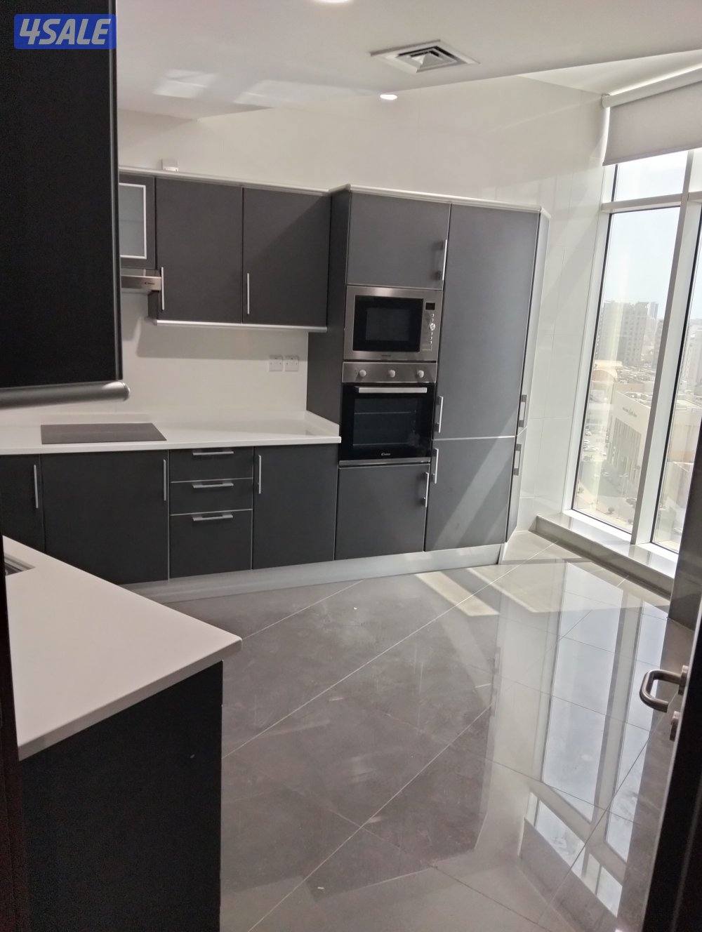 شقق للايجار صف اول شارع الخليج بجوار مارينا مول5