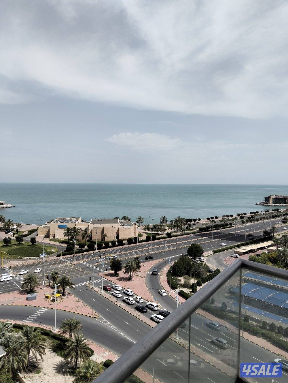 شقق للايجار صف اول شارع الخليج بجوار مارينا مول6