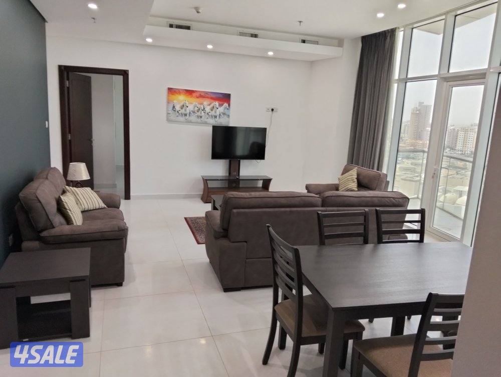 شقق للايجار صف اول شارع الخليج بجوار مارينا مول9