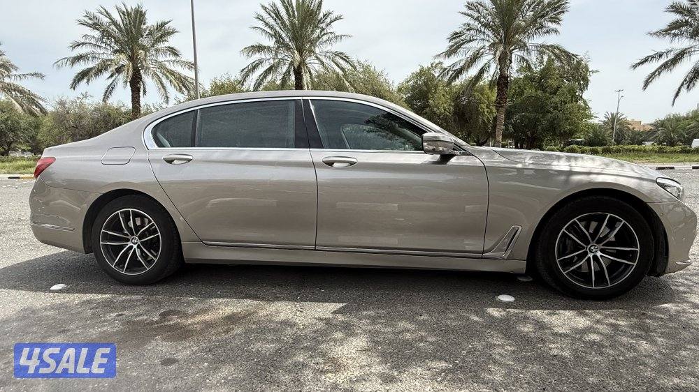 للجادين بيعة سريعة للبيع بي أم 740 موديل 2017 الغانم شرط الفحص5