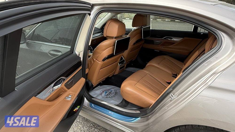 للجادين بيعة سريعة للبيع بي أم 740 موديل 2017 الغانم شرط الفحص6