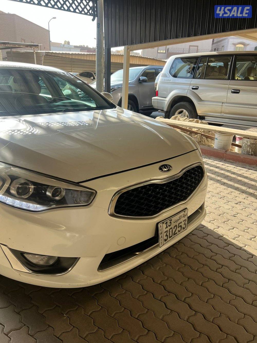 للبيع كيا كادينزا ٢٠١٥ ماشي ٢١١ صبغ الوكاله عدا قطعتين0