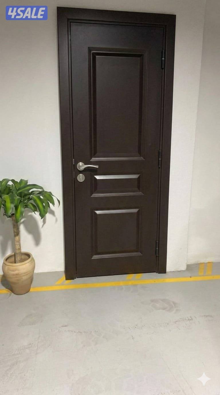 نجار لعمل جميع انواع الابواب والشراشيب والكبتات وصيانتها3