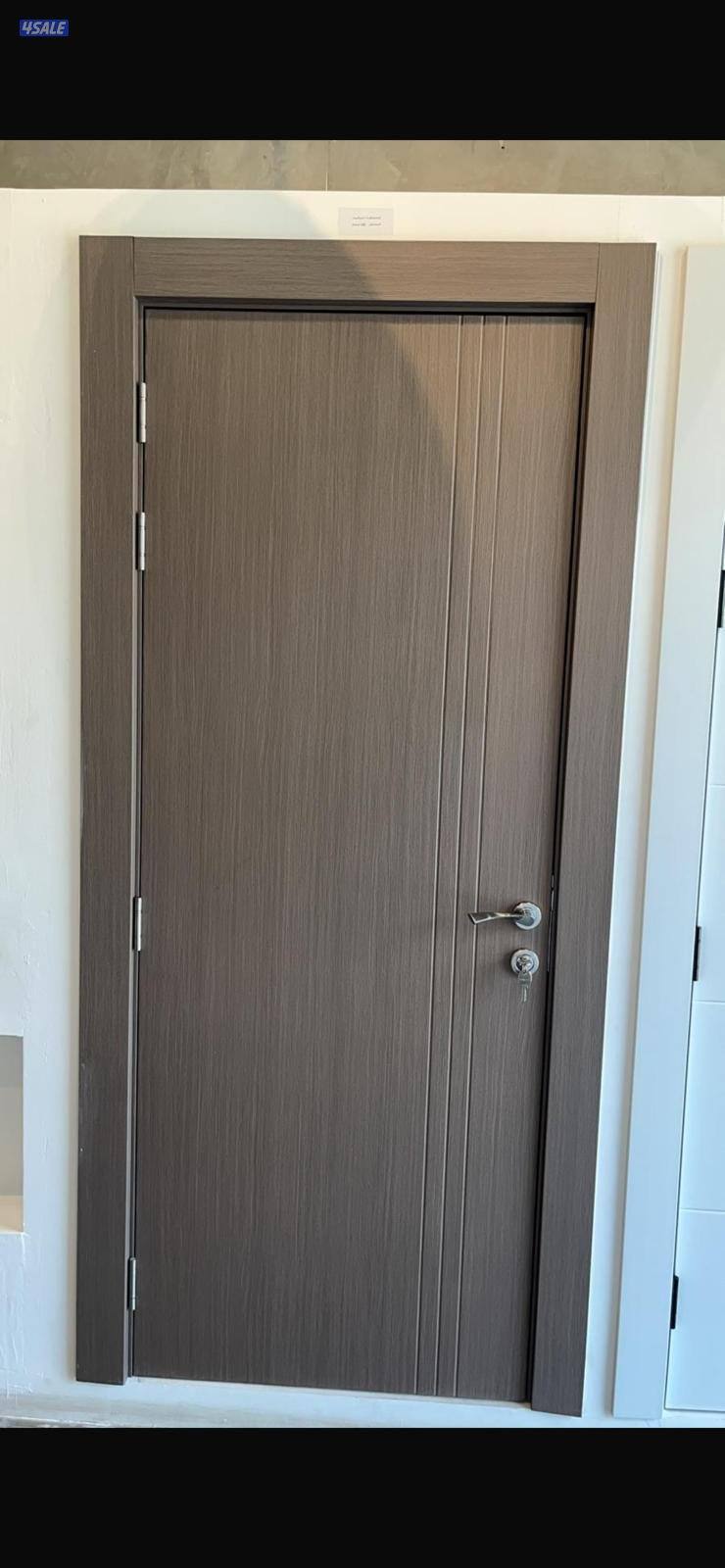 نجار لعمل جميع انواع الابواب والشراشيب والكبتات وصيانتها2