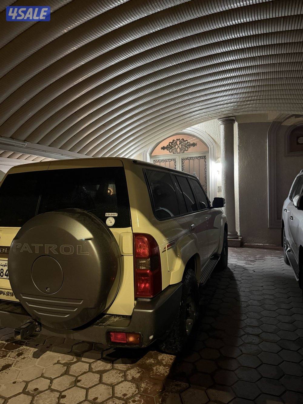 نيسان فتك 2017 ماشي 160 الف صبغ الوكاله3