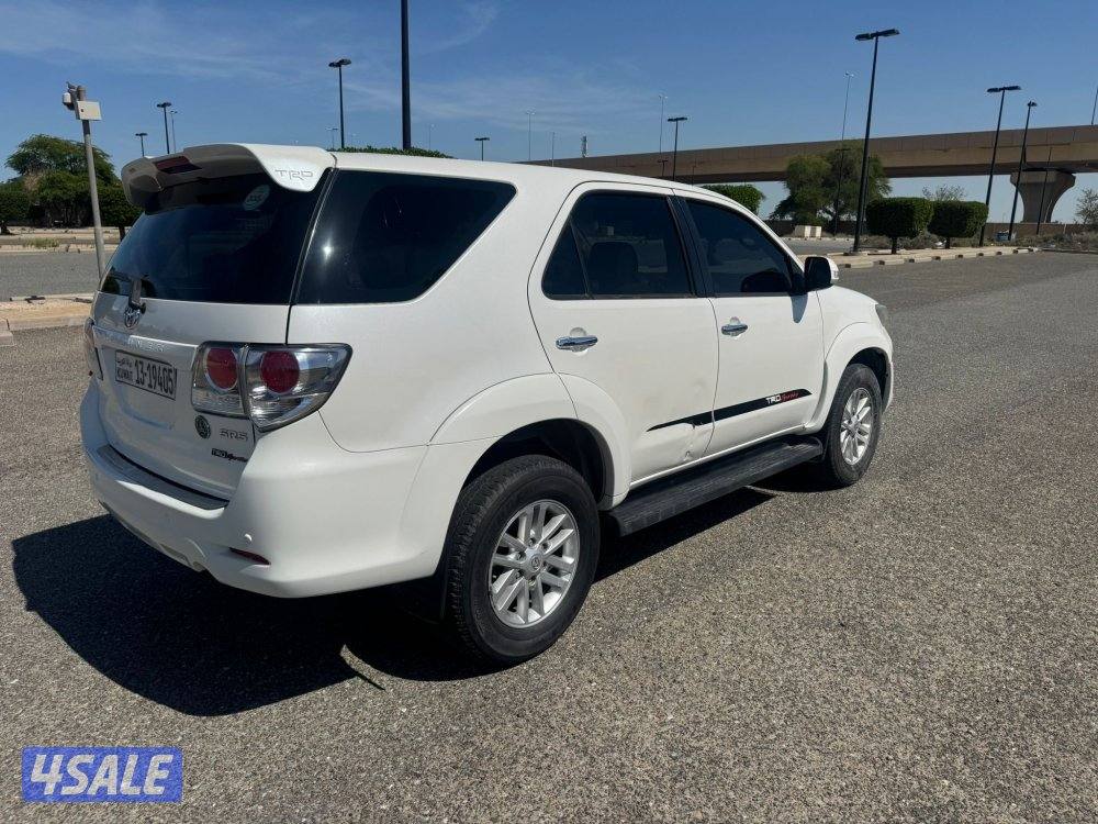 فورتينر وارد الساير 2015 بحاله الوكاله عداد 171 الف1