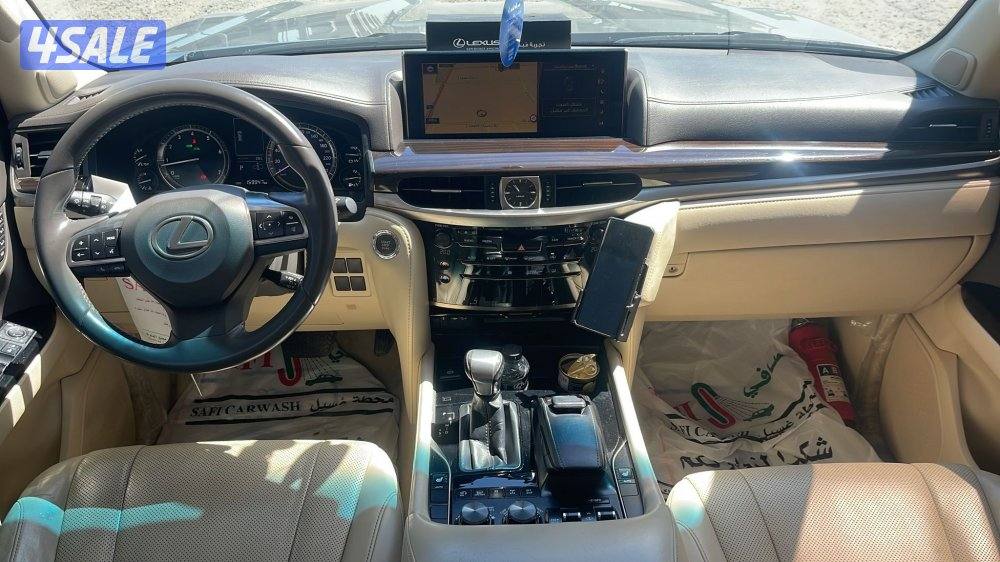 لكزس LX570 الساير 2018 بحاله الوكاله درجه ثانيه عداد 160 الف4
