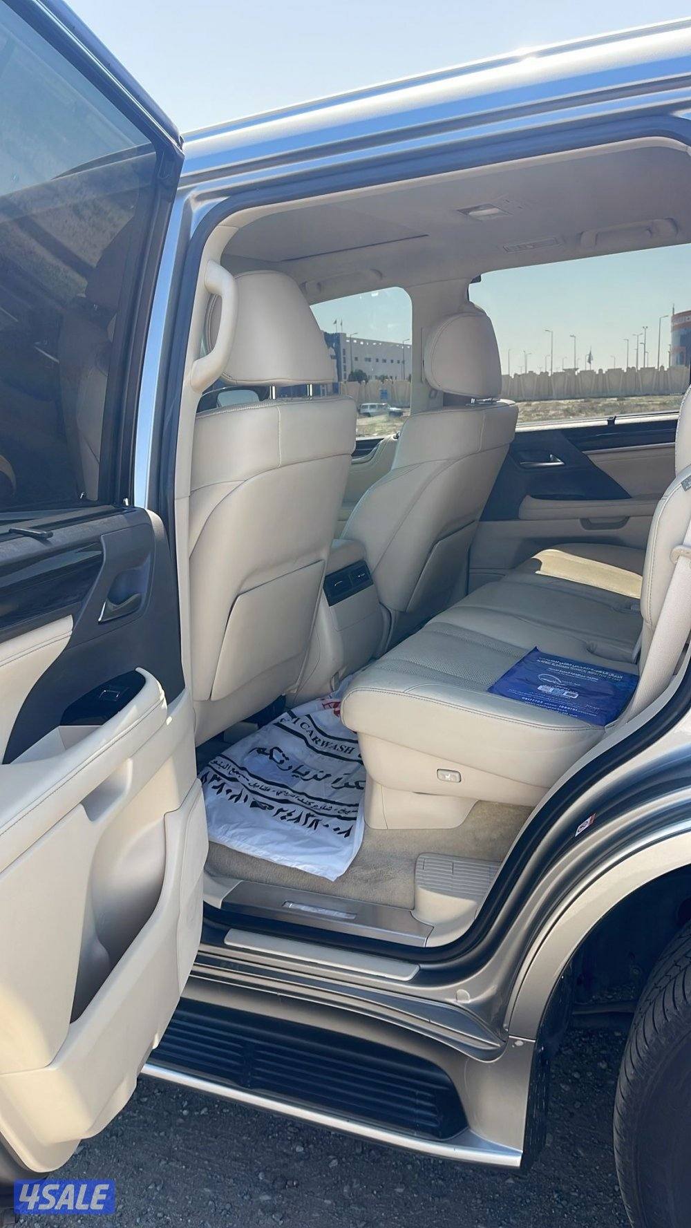 لكزس LX570 الساير 2018 بحاله الوكاله درجه ثانيه عداد 160 الف6