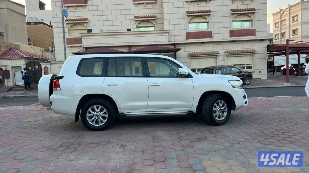 لاند كروز جير عادي سبير علاق 2019 الخليج بحاله الوكاله عداد 126 الف2