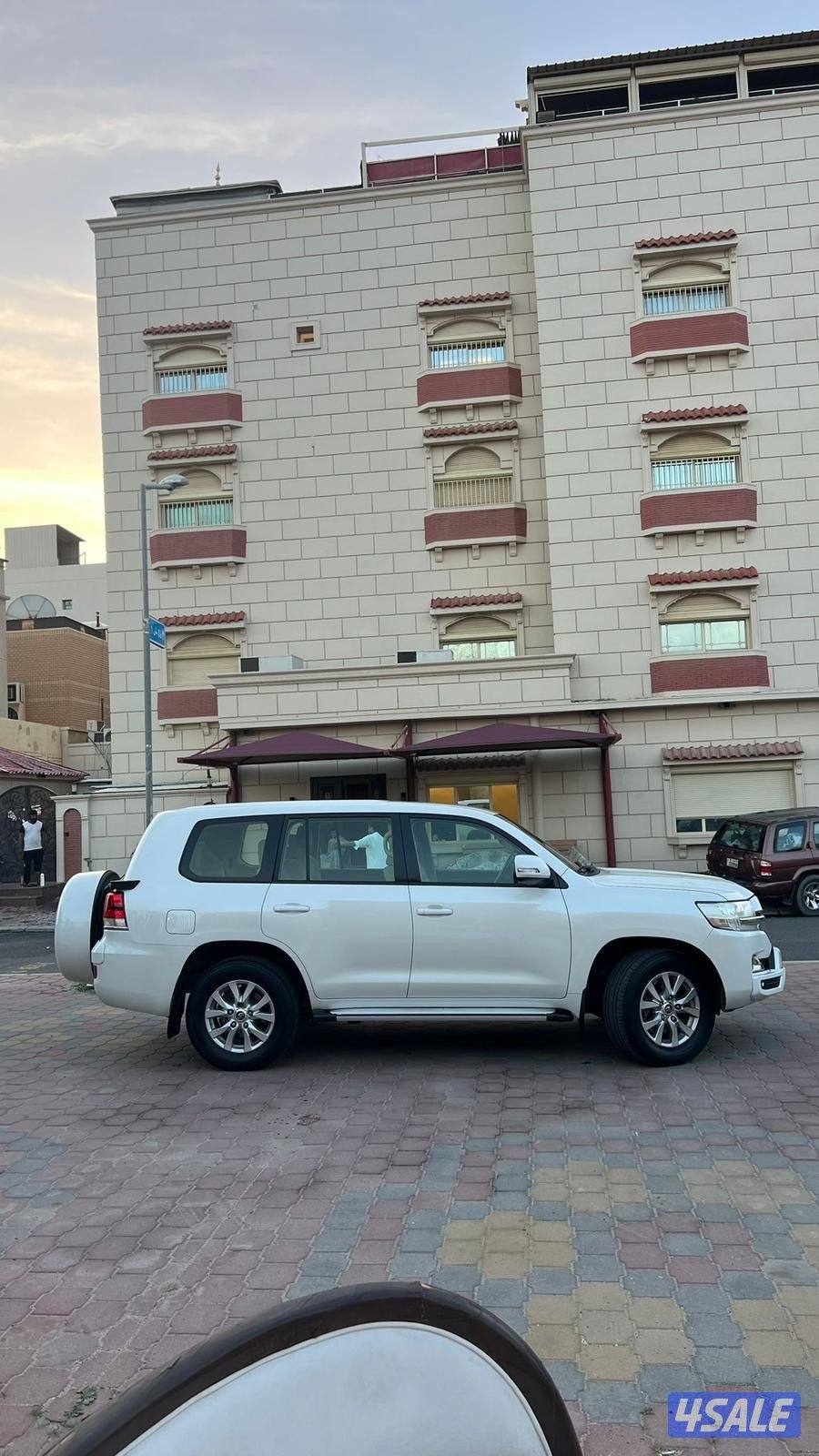 لاند كروز جير عادي سبير علاق 2019 الخليج بحاله الوكاله عداد 126 الف3