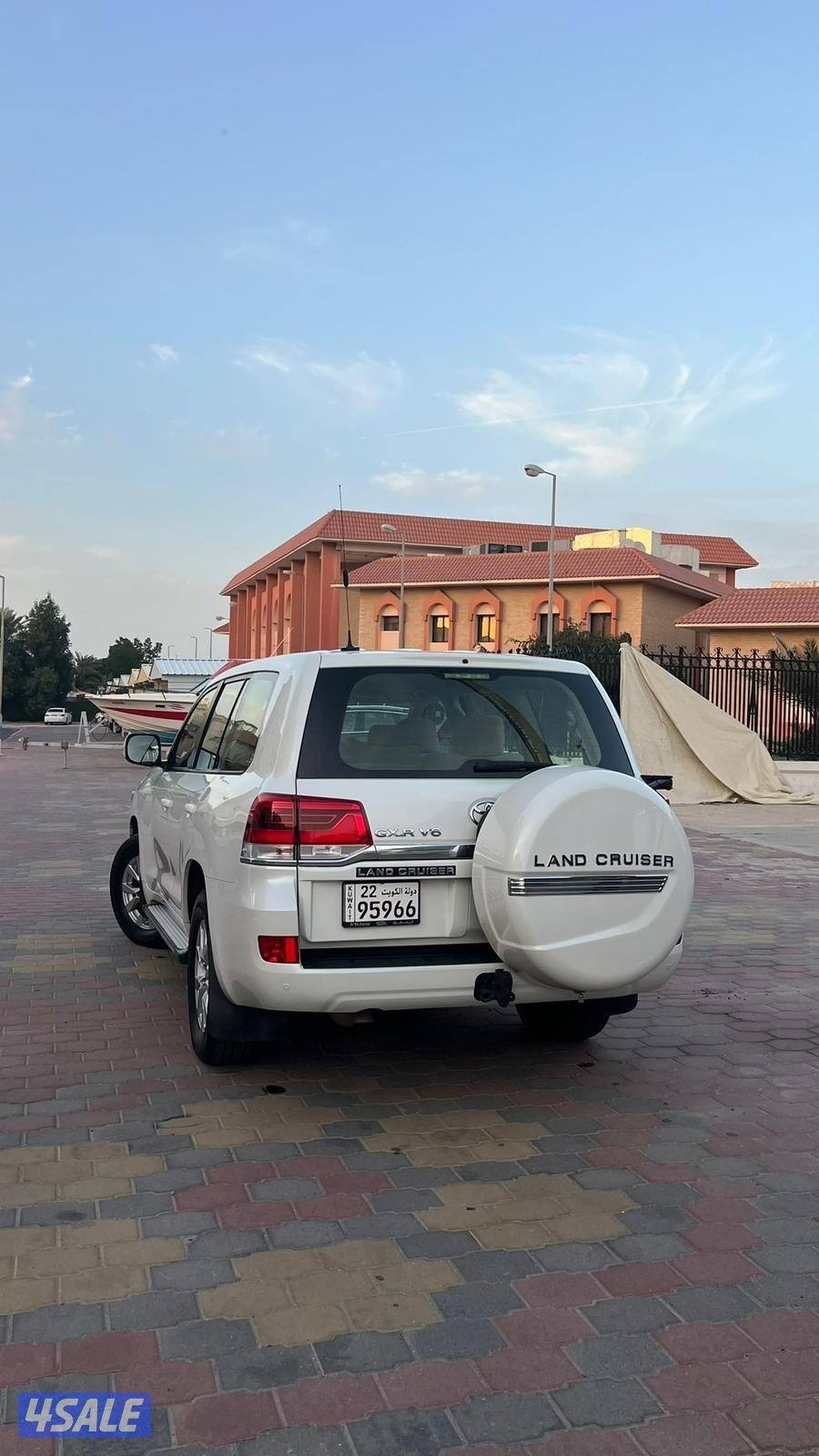 لاند كروز جير عادي سبير علاق 2019 الخليج بحاله الوكاله عداد 126 الف7