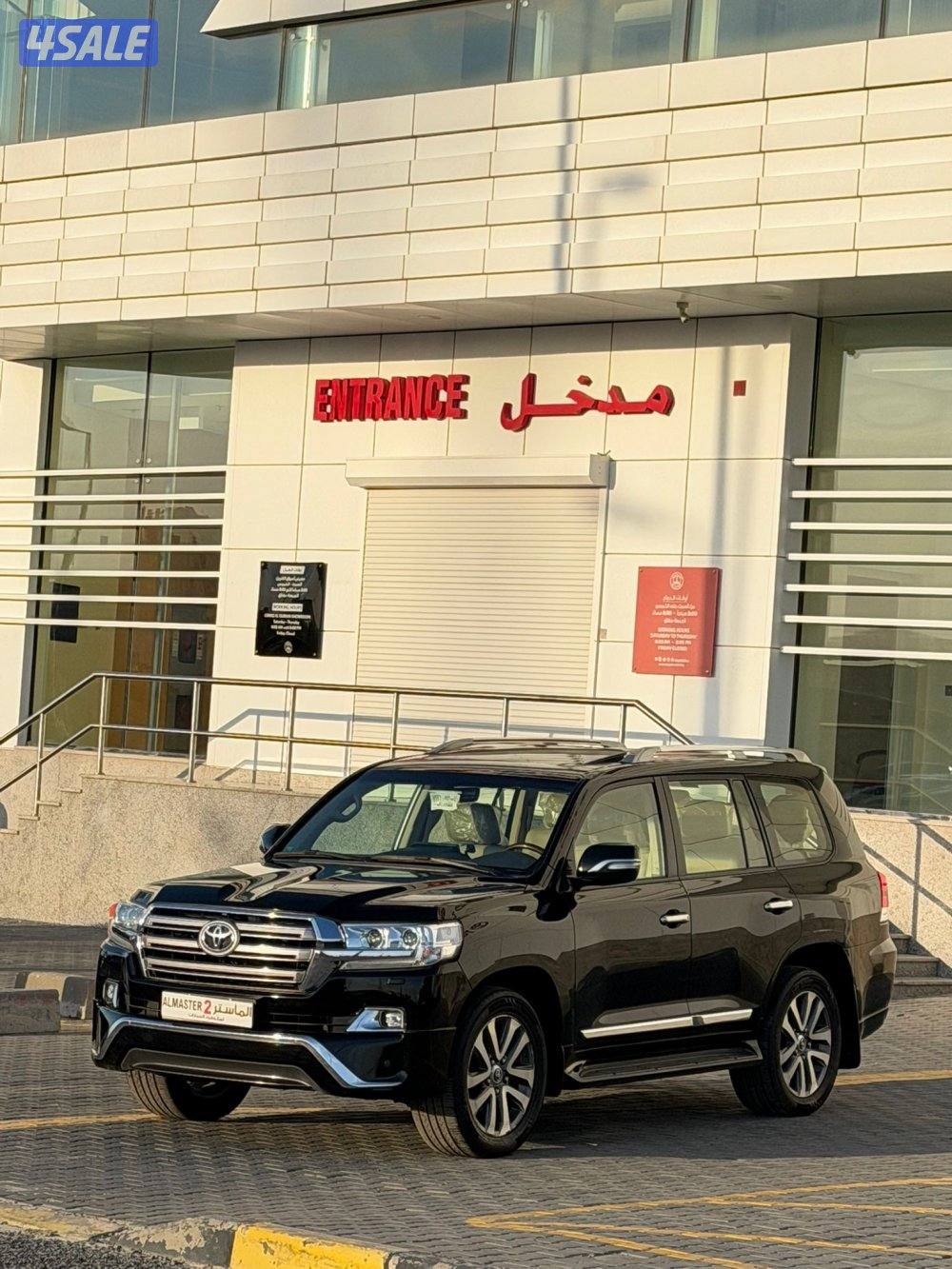 للبيع لاند كروزر GXRموديل 2018 صبغ الوكاله0
