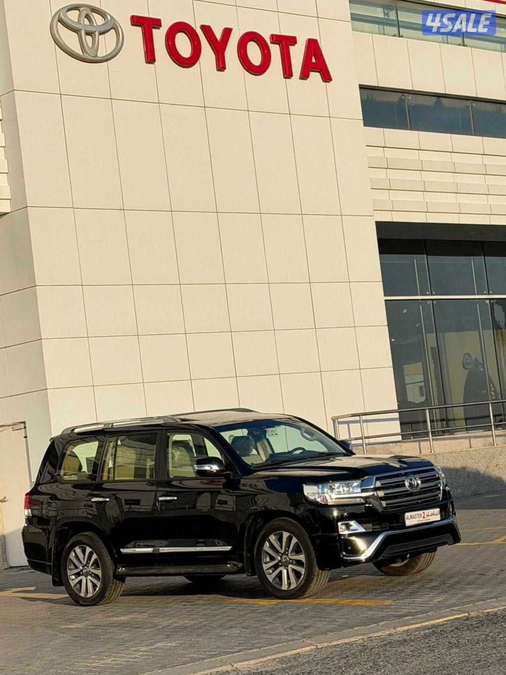 للبيع لاند كروزر GXRموديل 2018 صبغ الوكاله2
