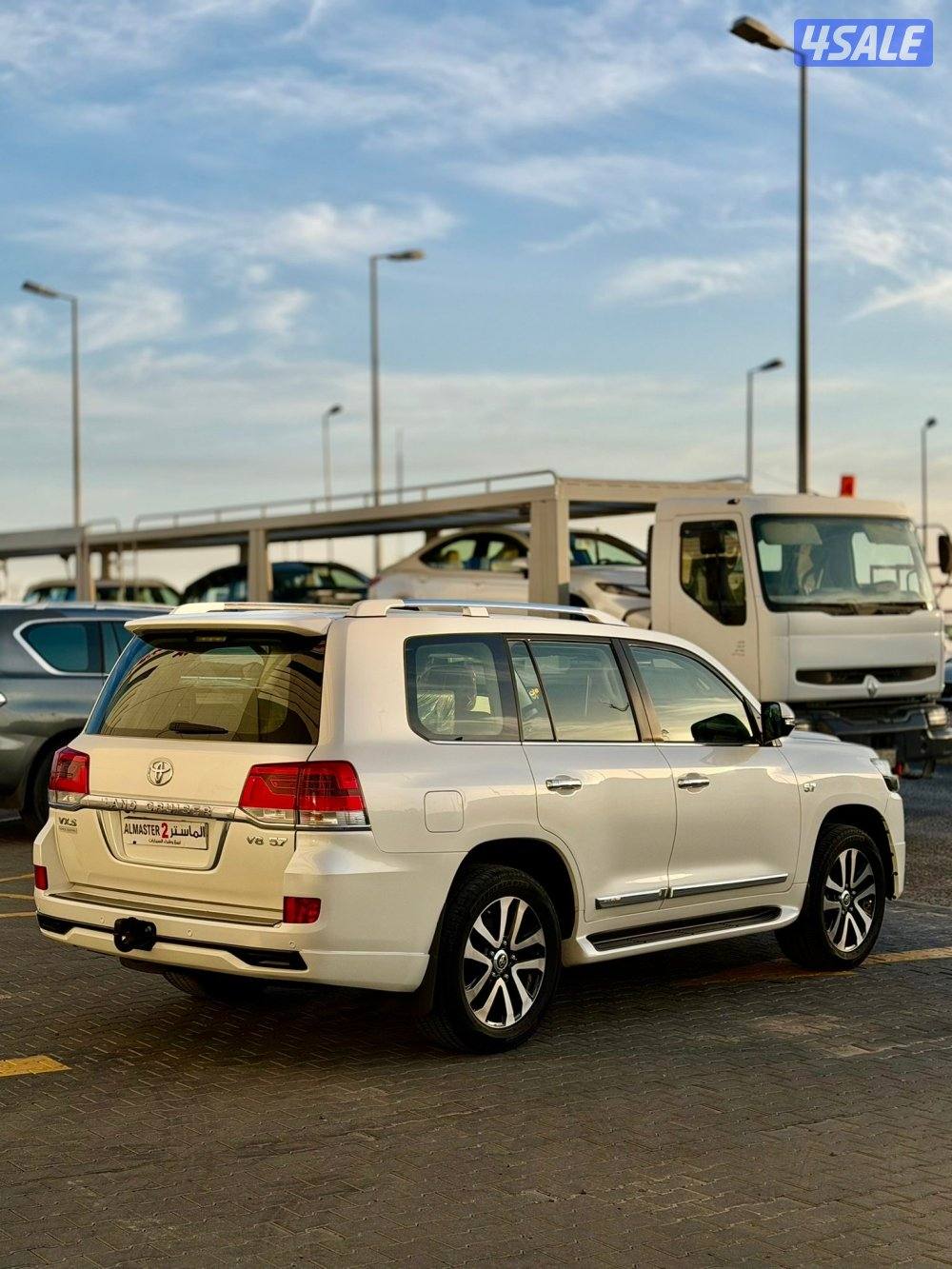 للبيع لاند كروزر VX-s موديل 2018  صبغ الوكاله5