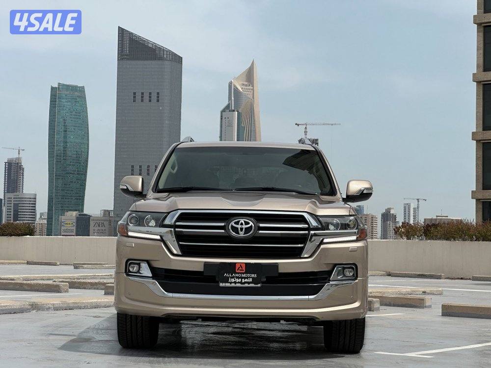 لاندكروزرGXR V8 قراند تورنق موديل2020 عداد133الف وارد الساير4