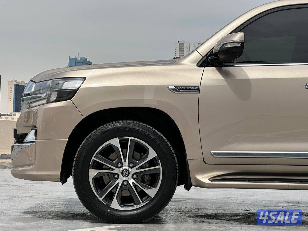 لاندكروزرGXR V8 قراند تورنق موديل2020 عداد133الف وارد الساير5