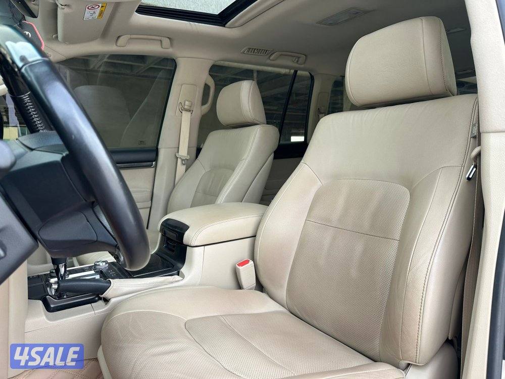 لاندكروزرGXR V8 قراند تورنق موديل2020 عداد133الف وارد الساير8