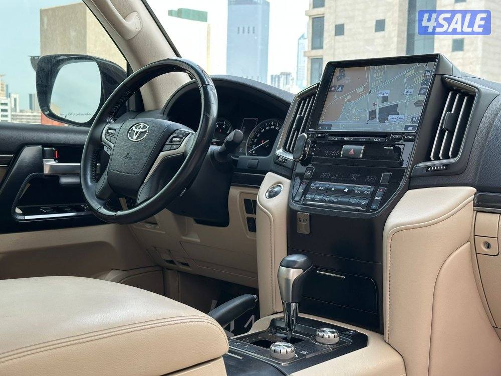 لاندكروزرGXR V8 قراند تورنق موديل2020 عداد133الف وارد الساير7