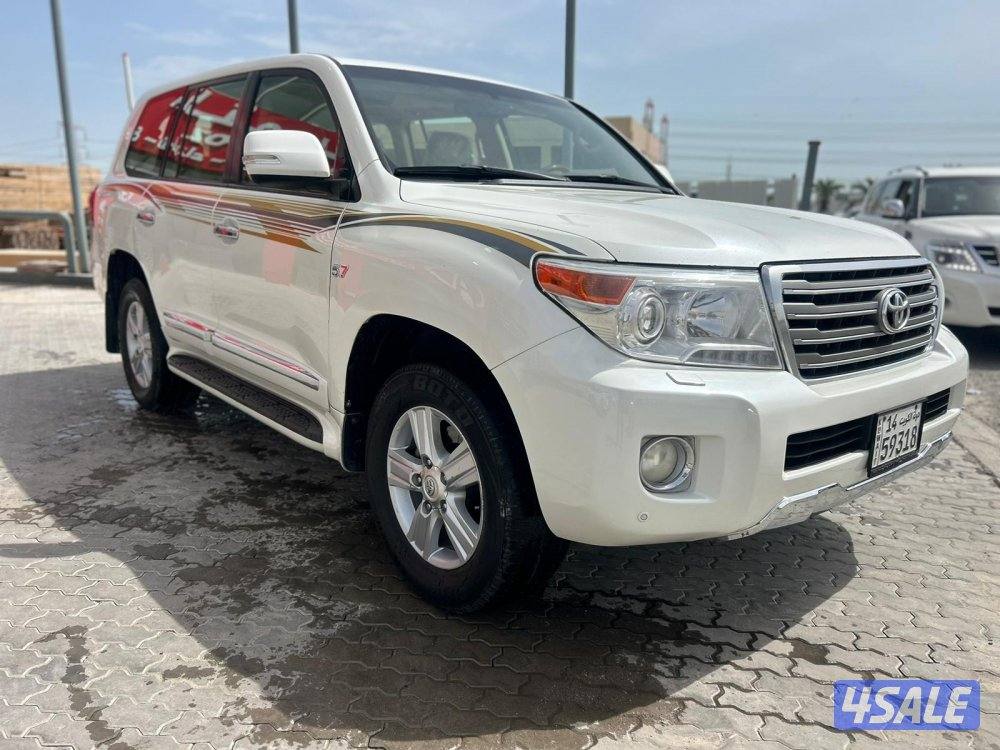 لاند كروزر VX.R - 5.7 V8  موديل 2013 ماشى 443.000 k.m  وارد الخليج .1