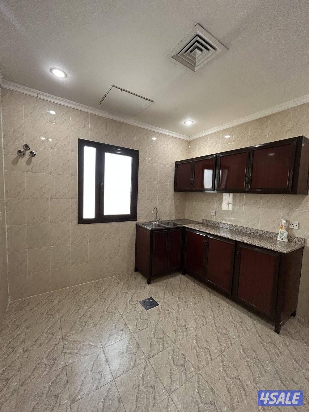 للإيجار في عبدالله المبارك شقه ودور أرضي في جابر الاحمز2