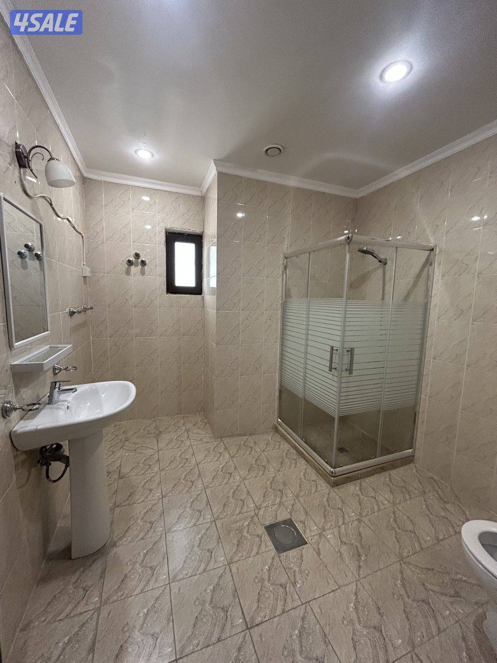 للإيجار في عبدالله المبارك شقه ودور أرضي في جابر الاحمز3