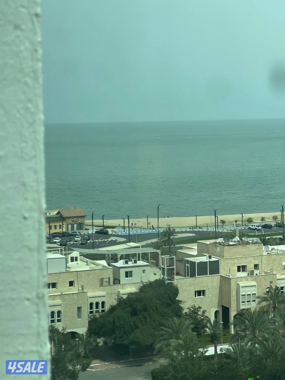 شقه خلو بالشعب البحري غرفه وصاله وبلكونه إطلاله بحريه مرتبه ومشطبه0