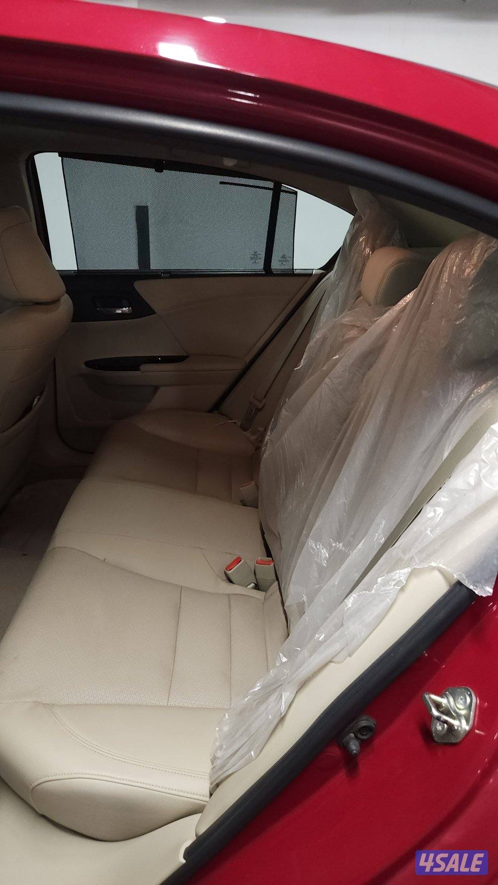 للبيع هوندا اكورد 2017 صبغ الوكاله3