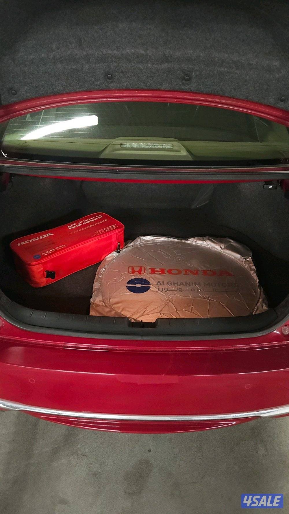 للبيع هوندا اكورد 2017 صبغ الوكاله4