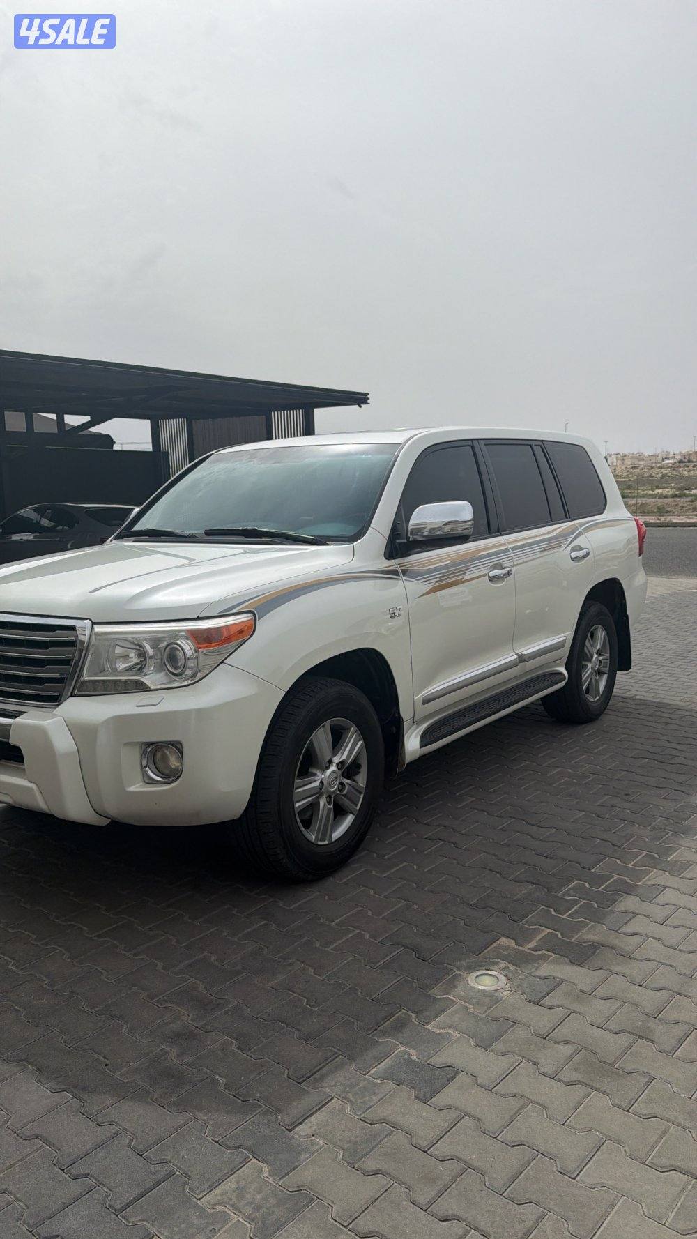 للبيع لااند موديل ٢٠١٣ وارد قطر vxr0