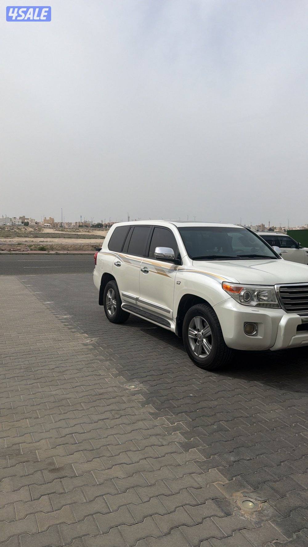 للبيع لااند موديل ٢٠١٣ وارد قطر vxr3