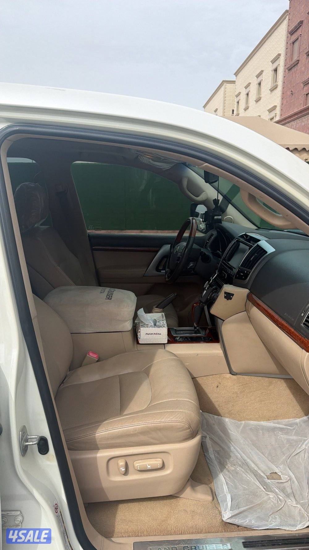 للبيع لااند موديل ٢٠١٣ وارد قطر vxr5