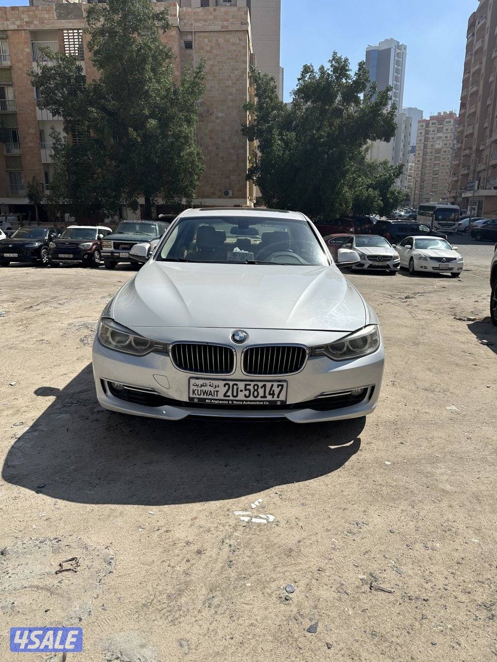 بي ام دبليو 320i موديل 2013 ماشي 160 الف 4 سليندر 2000cc تيربو6