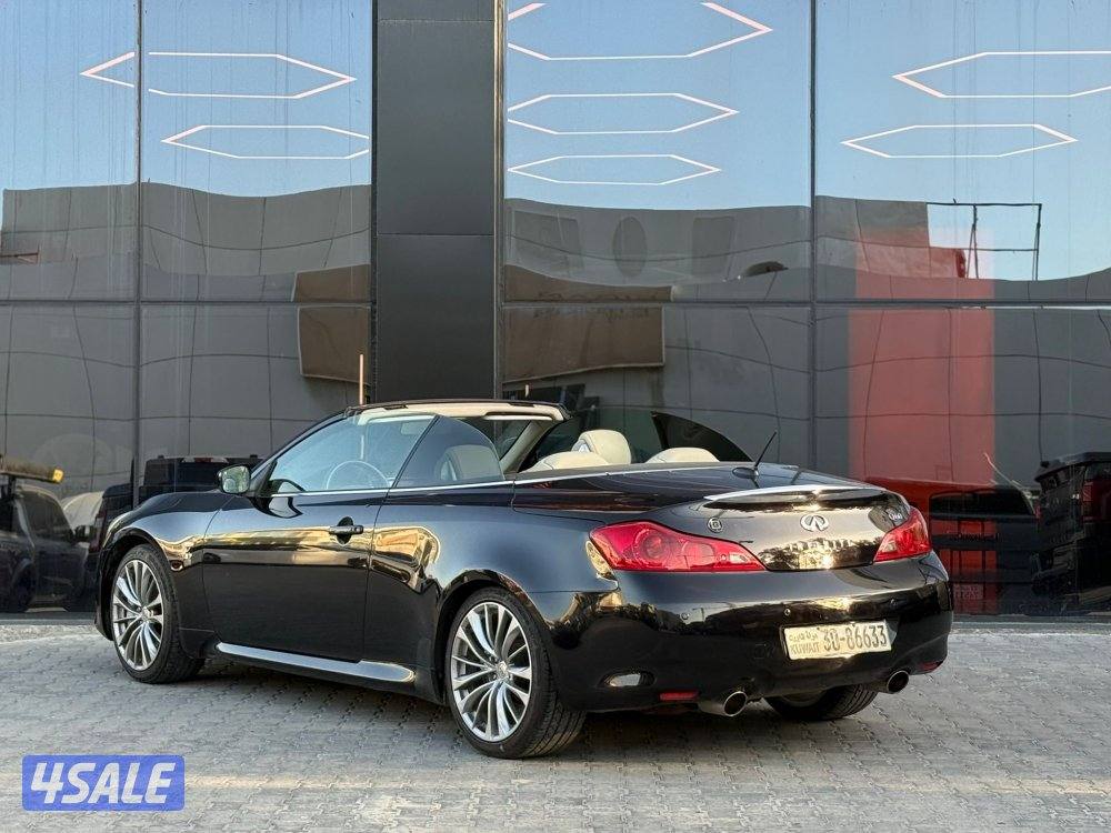 INFINITI Q60 _ 20153