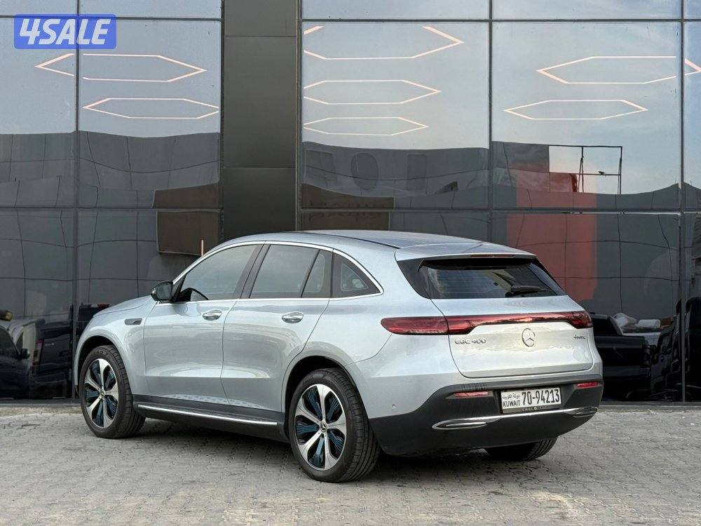 MERCEDES EQC400 4MATIC _2023 عداد 11 الف فقط3