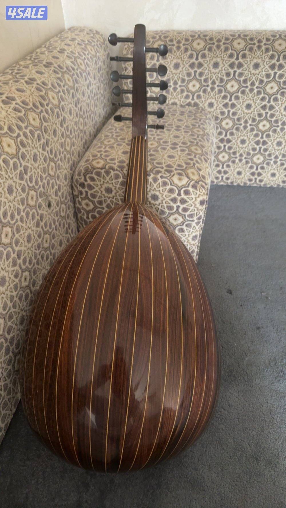 للبيع عود سالمين صناعه ٢٠١٩ اصلي ونظيف مو حايشه لاطقه وله كسر0