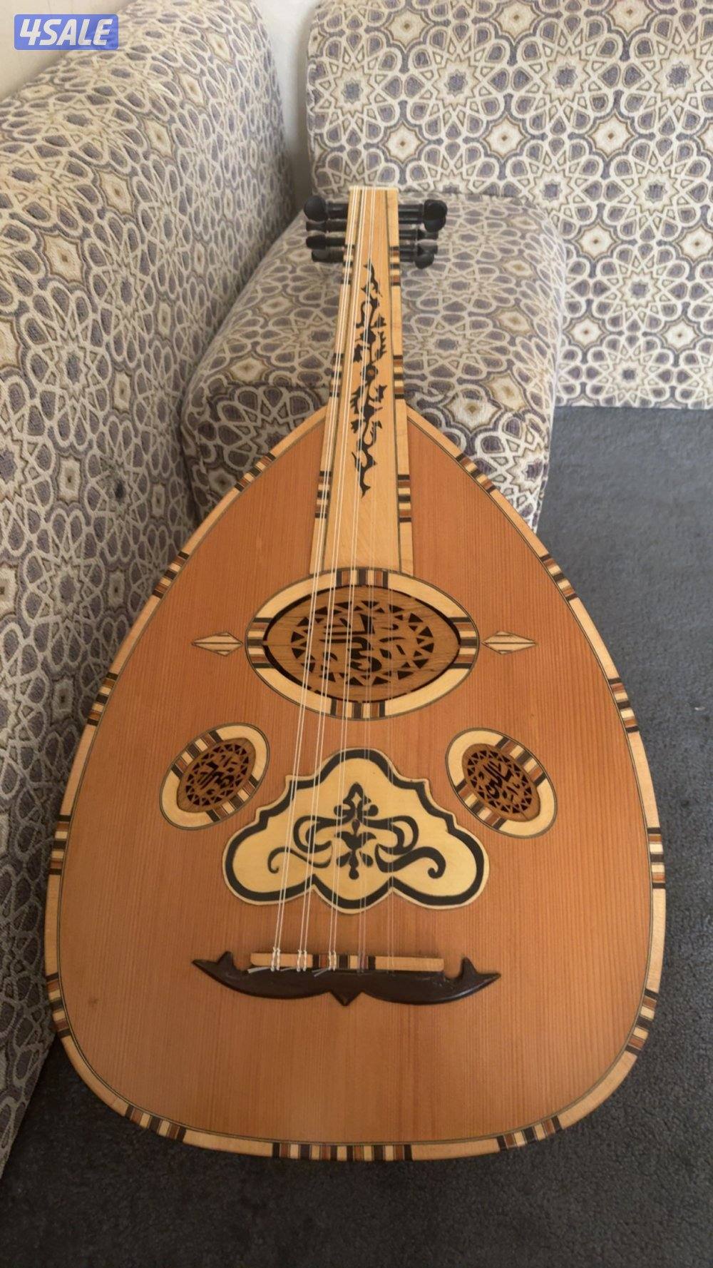 للبيع عود سالمين صناعه ٢٠١٩ اصلي ونظيف مو حايشه لاطقه وله كسر1