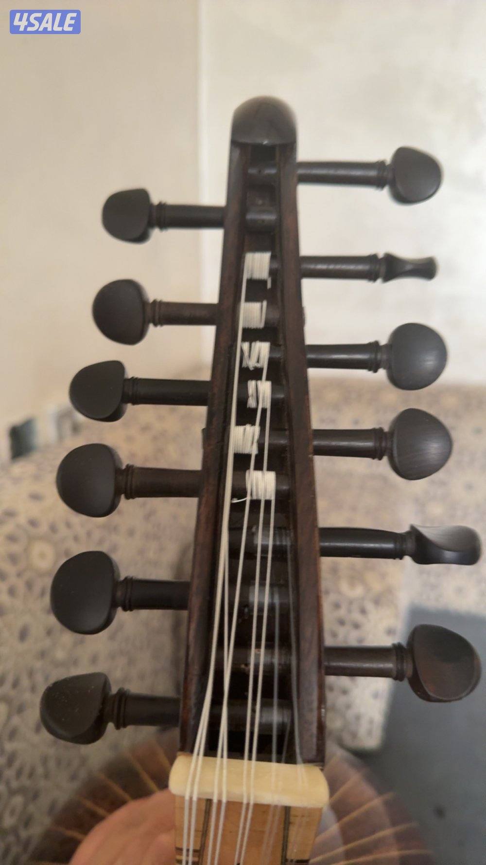 للبيع عود سالمين صناعه ٢٠١٩ اصلي ونظيف مو حايشه لاطقه وله كسر2