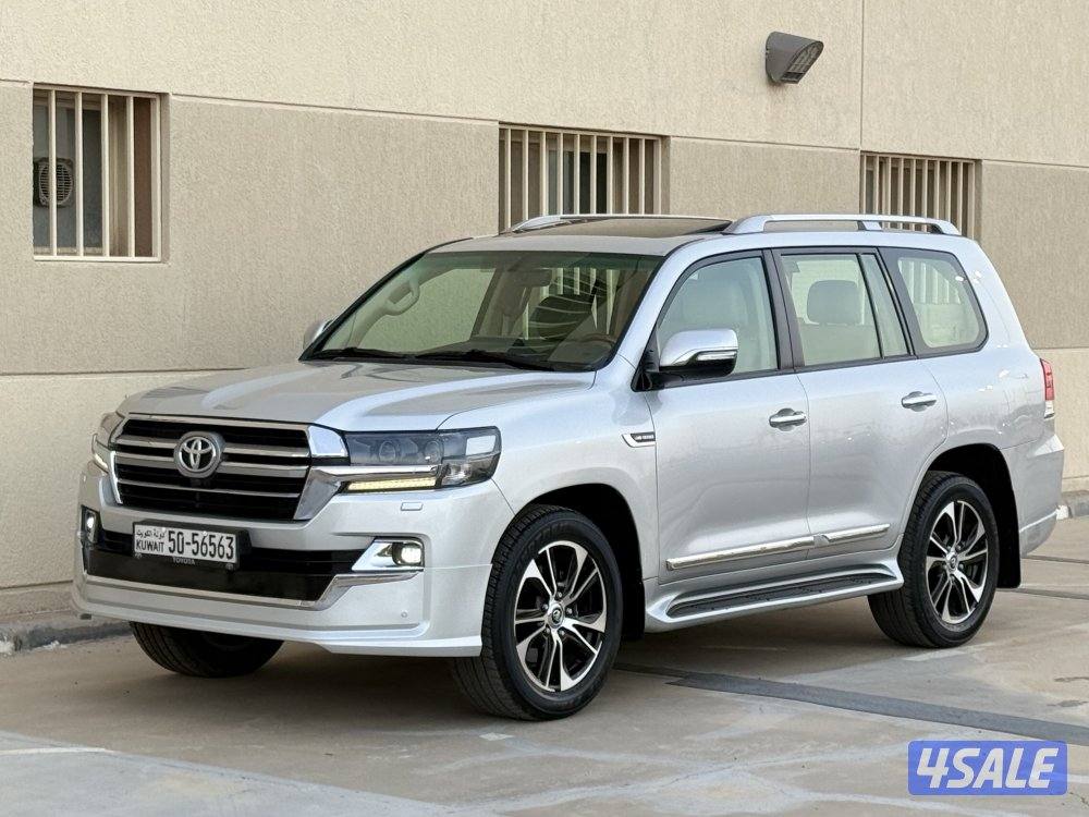 لاند كروزر V8 - موديل 2018 - عداد 229 - وارد الساير - كامل المواصفات0